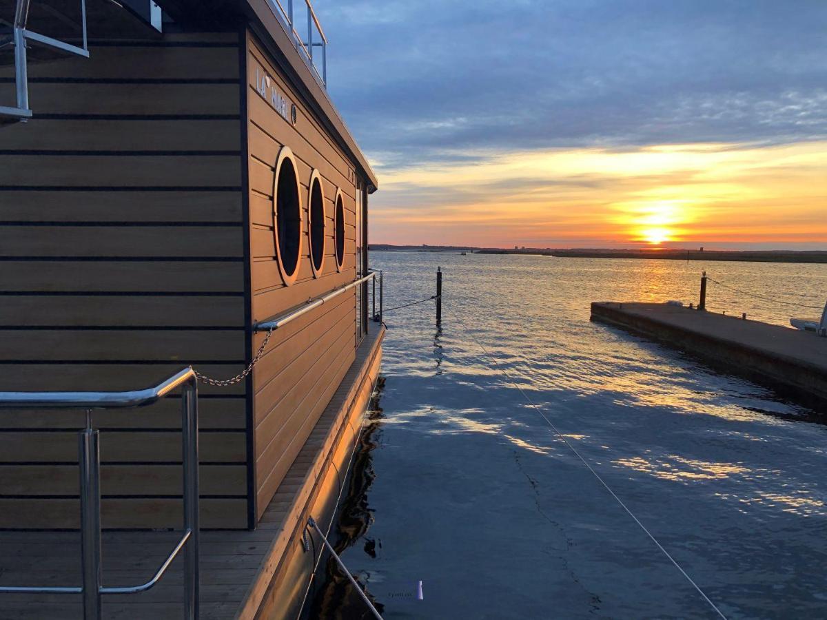 Hausboot Fjord Lacerta Mit Dachterrasse In Wendtorf Exterior foto